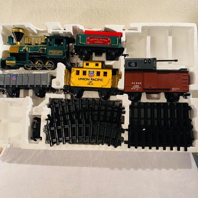 Coastal Express 33 Piece Train Set (GR-SL)