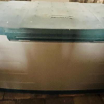 Large Rubbermaid Storage and Pool Equipment (L-JM)