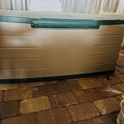 Large Rubbermaid Storage and Pool Equipment (L-JM)
