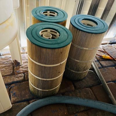 Large Rubbermaid Storage and Pool Equipment (L-JM)