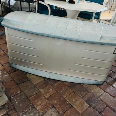 Large Rubbermaid Storage and Pool Equipment (L-JM)