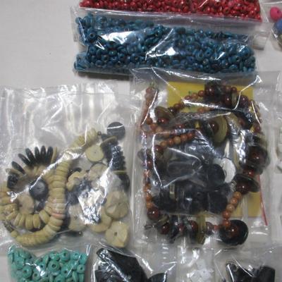 Collection Of Decorative Beads Lot 105