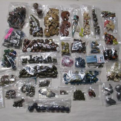 Collection Of Decorative Beads Lot 109