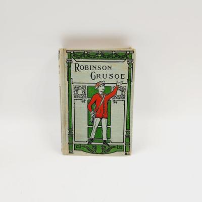 VINTAGE ROBINSON CRUSO HARDBACK BOOK