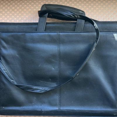 Grouping of vintage AtachÃ© /laptop bags