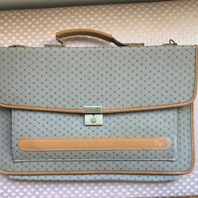 Grouping of vintage AtachÃ© /laptop bags