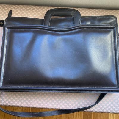 Grouping of vintage AtachÃ© /laptop bags