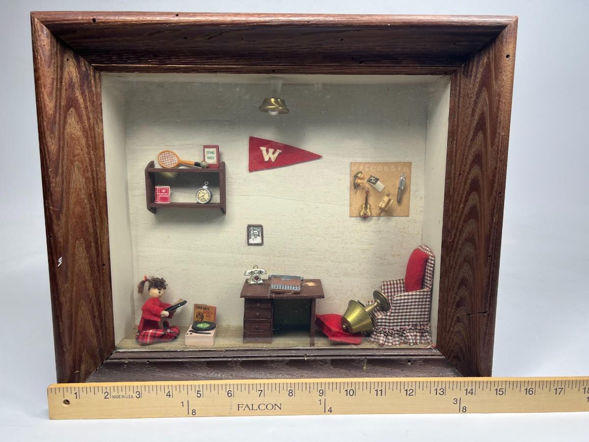 Miniature Handmade Evidence Board - Diorama Supplies – Portraits and  Miniatures by NC