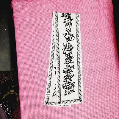 VINTAGE BLACK & WHITE FLOWERED SCARF