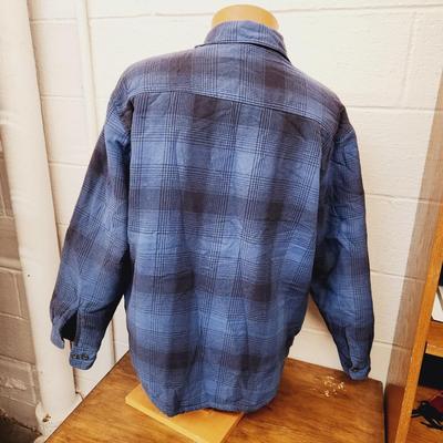 MENS WRANGLER LINED BUTTON UP SHIRT SIZE LARGE