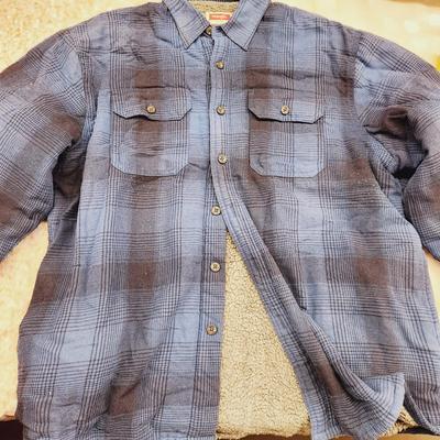 MENS WRANGLER LINED BUTTON UP SHIRT SIZE LARGE