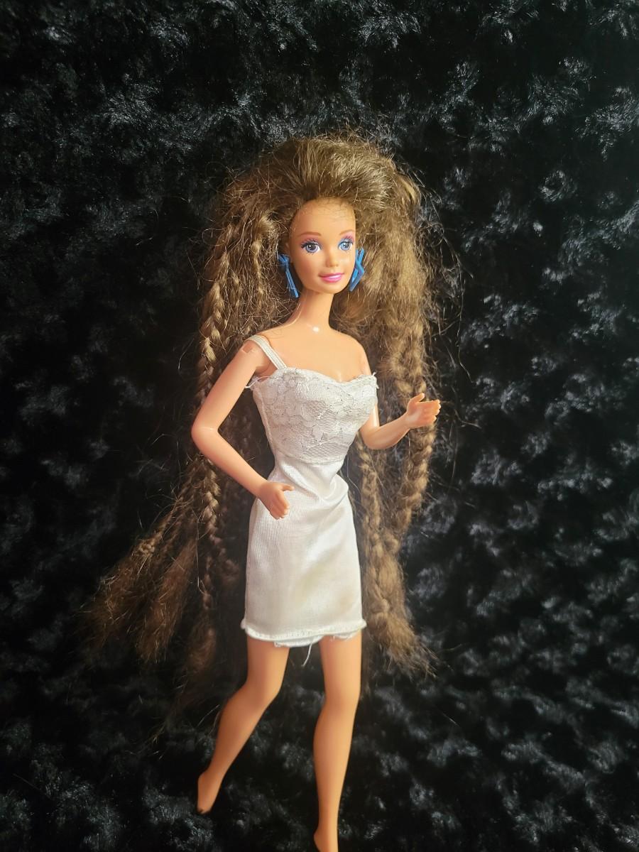 1991 Totally Hair Barbie, Brunette | EstateSales.org