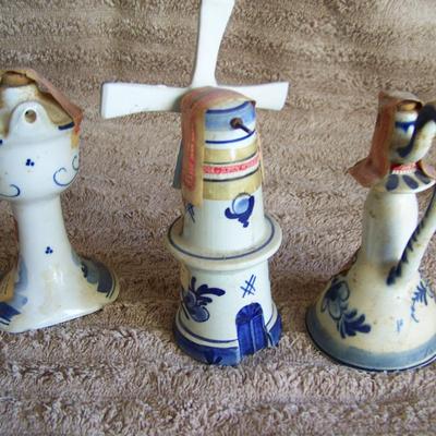 Delft / Dutch ceramic liquor containers