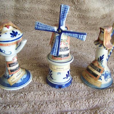Delft / Dutch ceramic liquor containers