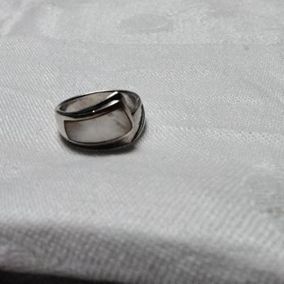 One Of A Kind Mother of Pearl 925 Ring Size 7.5
