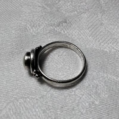 Pretty Vintage Moonstone 925 Ring Size 8