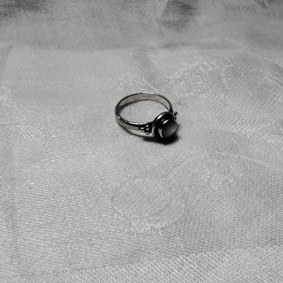 Pretty Vintage Moonstone 925 Ring Size 8