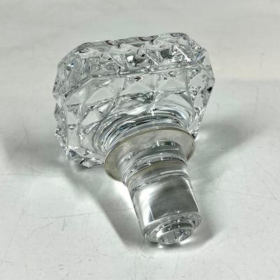 Diamond Cut Crystal Glass Square Shaped Decanter Stopper