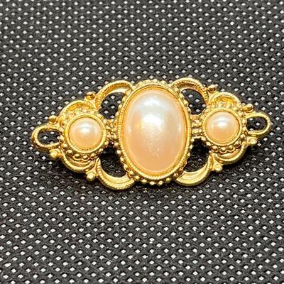 VINTAGE-LOOK PEARLY GOLDTONE COSTUME PIECE