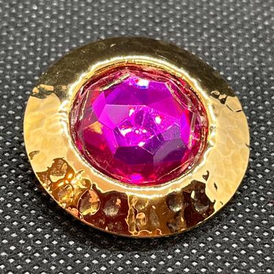 SCARF CLIP W/DEEP PURPLE-PINK FACETED CENTER