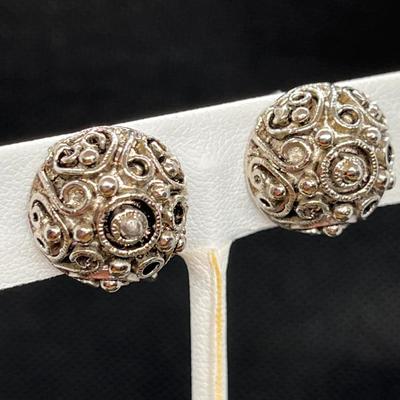 VINTAGE SILVERY BUTTON FILIGREE EARRINGS