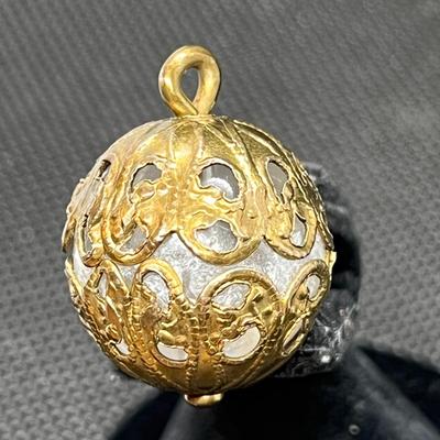 VINTAGE FILIGREE CHARM/PENDANT GLASS ORB