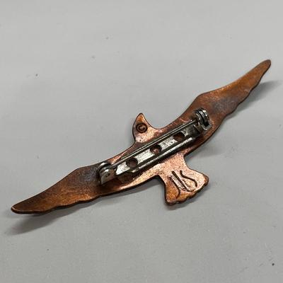VINTAGE SEAGULL PIN PORCELAIN ENAMEL COPPER