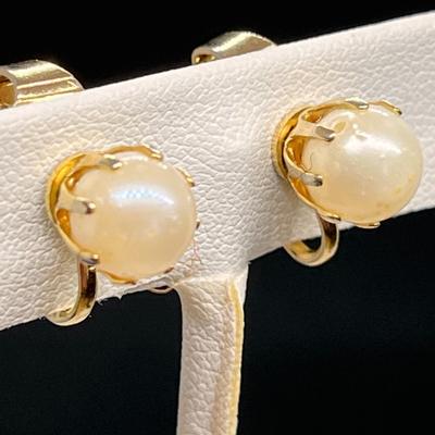 SMALL COSTUME EARRINGS REAL PEARLS