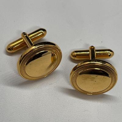 VINTAGE GOLD-TONE CUFFLINKS CLASSY DESIGN