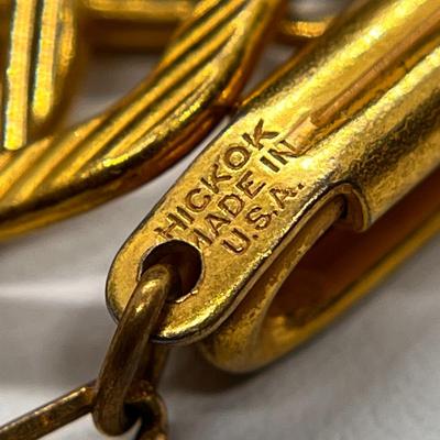 VINTAGE CLASSY TIE CLASP