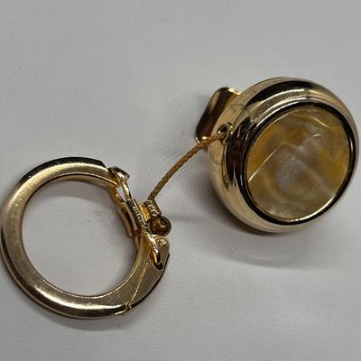 VINTAGE RETRACTIBLE KEY CHAIN PEARLY CENTER