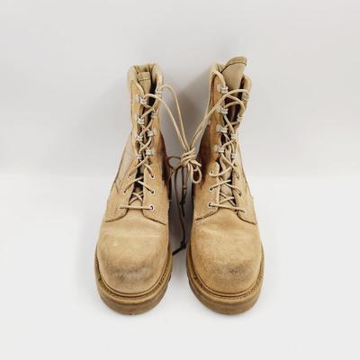 WOMENS TAN COMBAT BOOTS (SIZE UNKNOWN 10 INCHES)