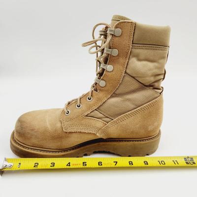 WOMENS TAN COMBAT BOOTS (SIZE UNKNOWN 10 INCHES)