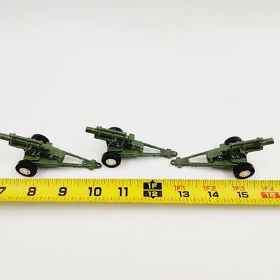 HOWITZEE TOOSIE TOY PULL BEHIND CANNONS