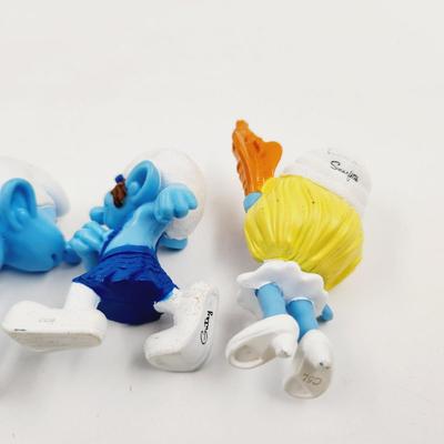 2011 SMURF COLLECTABLE FIGURINE