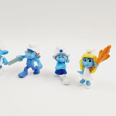 2011 SMURF COLLECTABLE FIGURINE