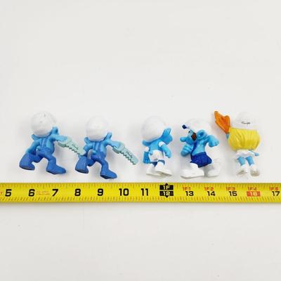 2011 SMURF COLLECTABLE FIGURINE