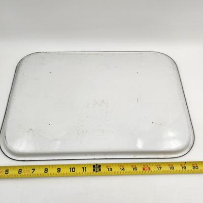 VINTAGE ENAMELWARE SHALLOW BLUE TRIM TRAY