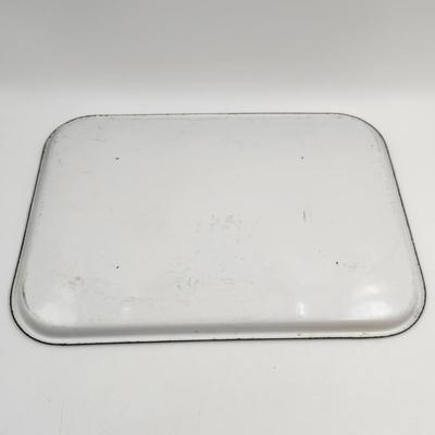 VINTAGE ENAMELWARE SHALLOW BLUE TRIM TRAY