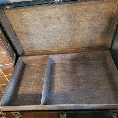 1900-1920's Steamer Trunk. Excellent Condition