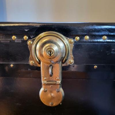 1900-1920's Steamer Trunk. Excellent Condition