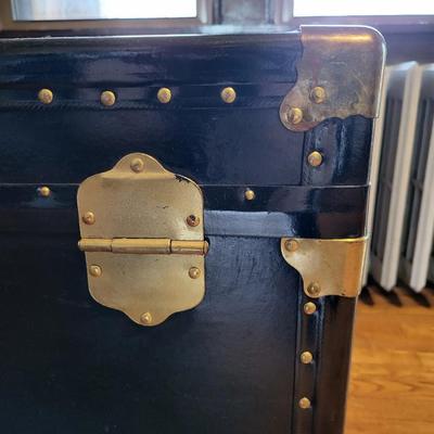 1900-1920's Steamer Trunk. Excellent Condition