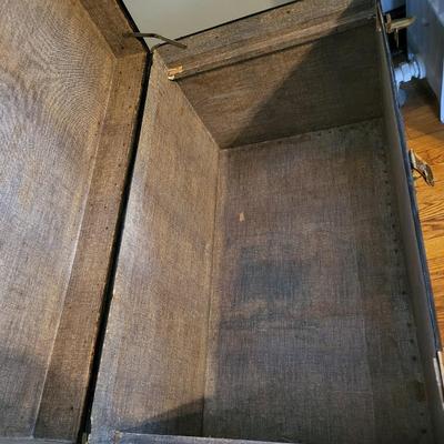 1900-1920's Steamer Trunk. Excellent Condition