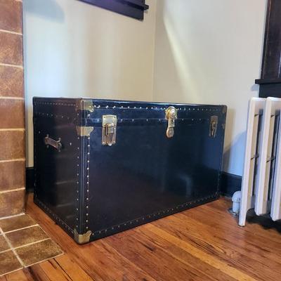 1900-1920's Steamer Trunk. Excellent Condition