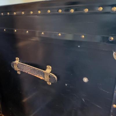 1900-1920's Steamer Trunk. Excellent Condition