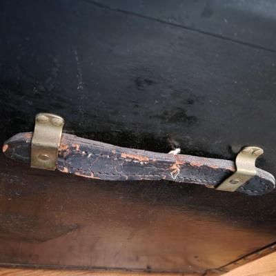 1900-1920's Steamer Trunk. Excellent Condition