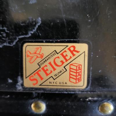 1900-1920's Steamer Trunk. Excellent Condition