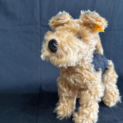 STEIFF â€œTERRIâ€ WELSH TERRIER