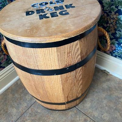 Wooden cold drink keg with rope handles