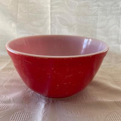 Vintage Pyrex red bowl